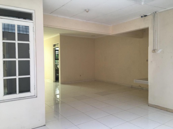 Dbeb. Rumah Dijual di Taman Picadilly Lippo Cikarang